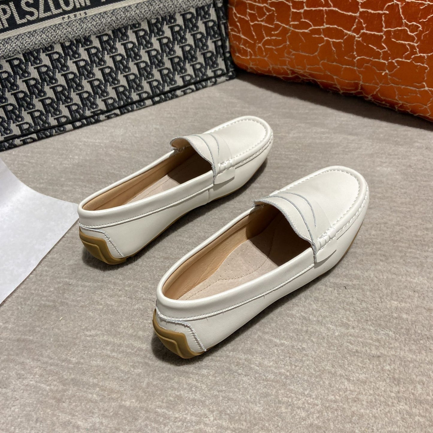 Flat bottomed bean shoes, casual shoes, fashionable lazy people, women's shoes with one foot, round toe women's singles shoes